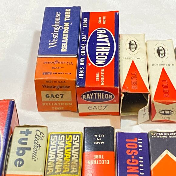 Vintage Lot of 26 Electron Vacuum Tubes Radio AMP Audio Not Tested As Is - Picture 6 of 16